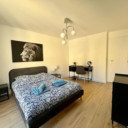 Appartement Lumineux Avec Terrasses Le Luc Exterior foto