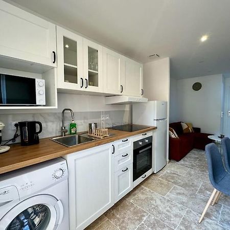 Appartement Lumineux Avec Terrasses Le Luc Exterior foto