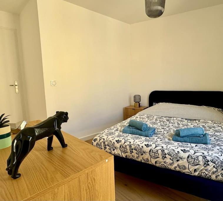 Appartement Lumineux Avec Terrasses Le Luc Exterior foto